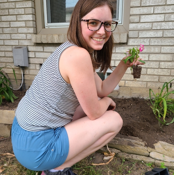 Meet your Posher, Adrienne - Picture 1 of 3